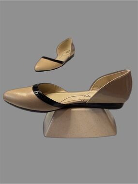 Life Stride Quintessa D'Orsay Flats 8 Taupe and Black Patent Leather